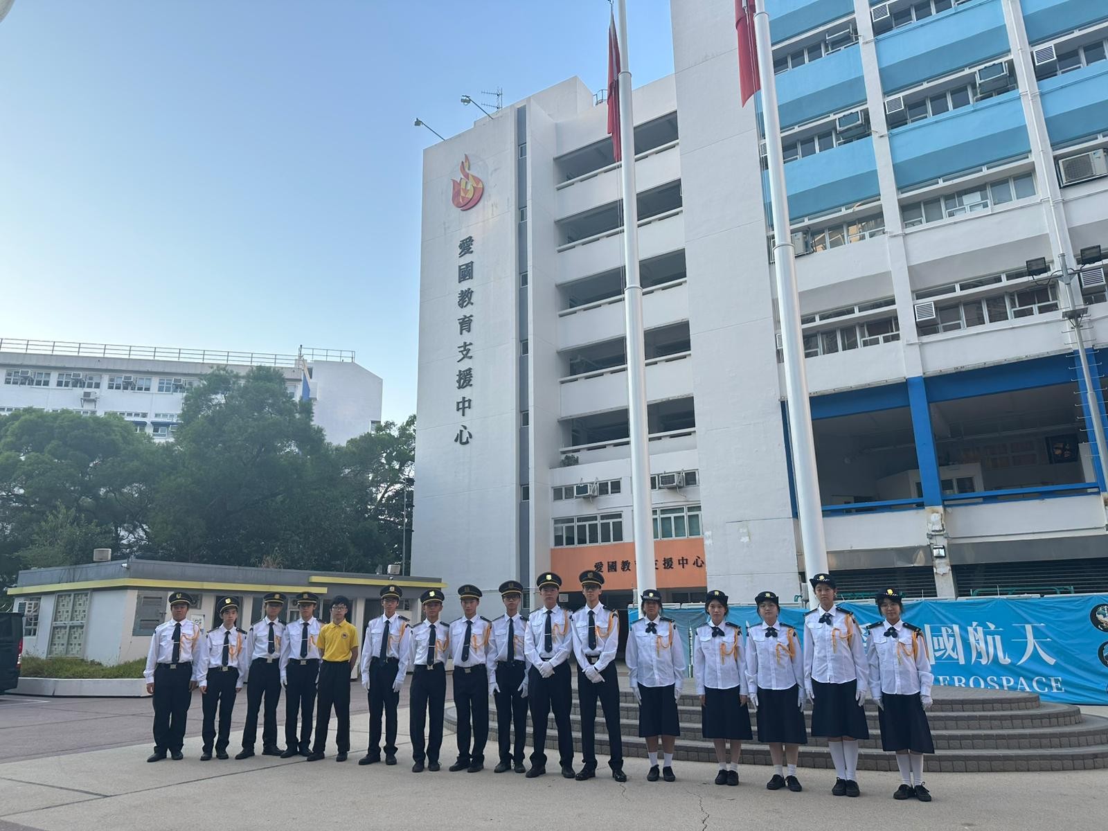 升旗隊通過「基本步操章」的考核