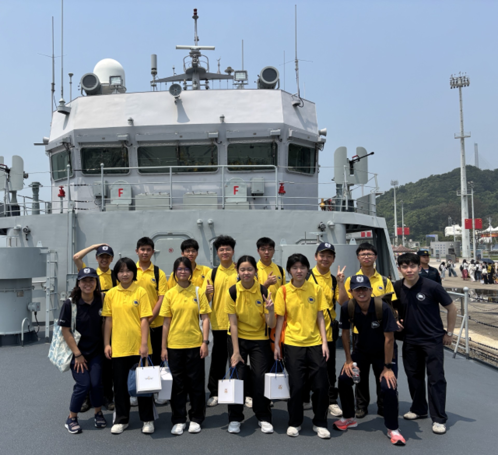 登臨軍艦體驗軍旅生活 深化國家安全意識